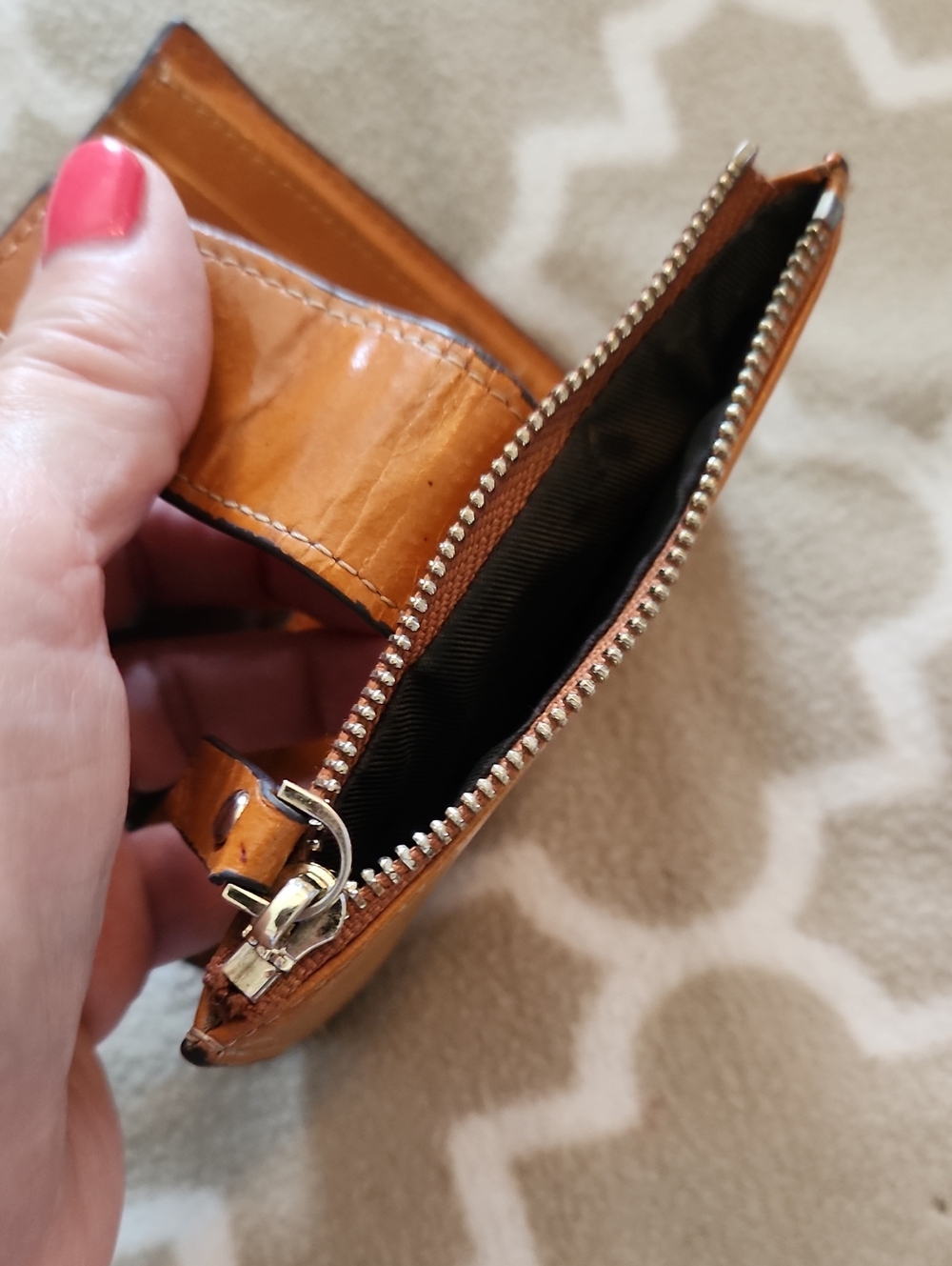 Classic Women's Leather Wallet - Tan - Picture 6 of 6